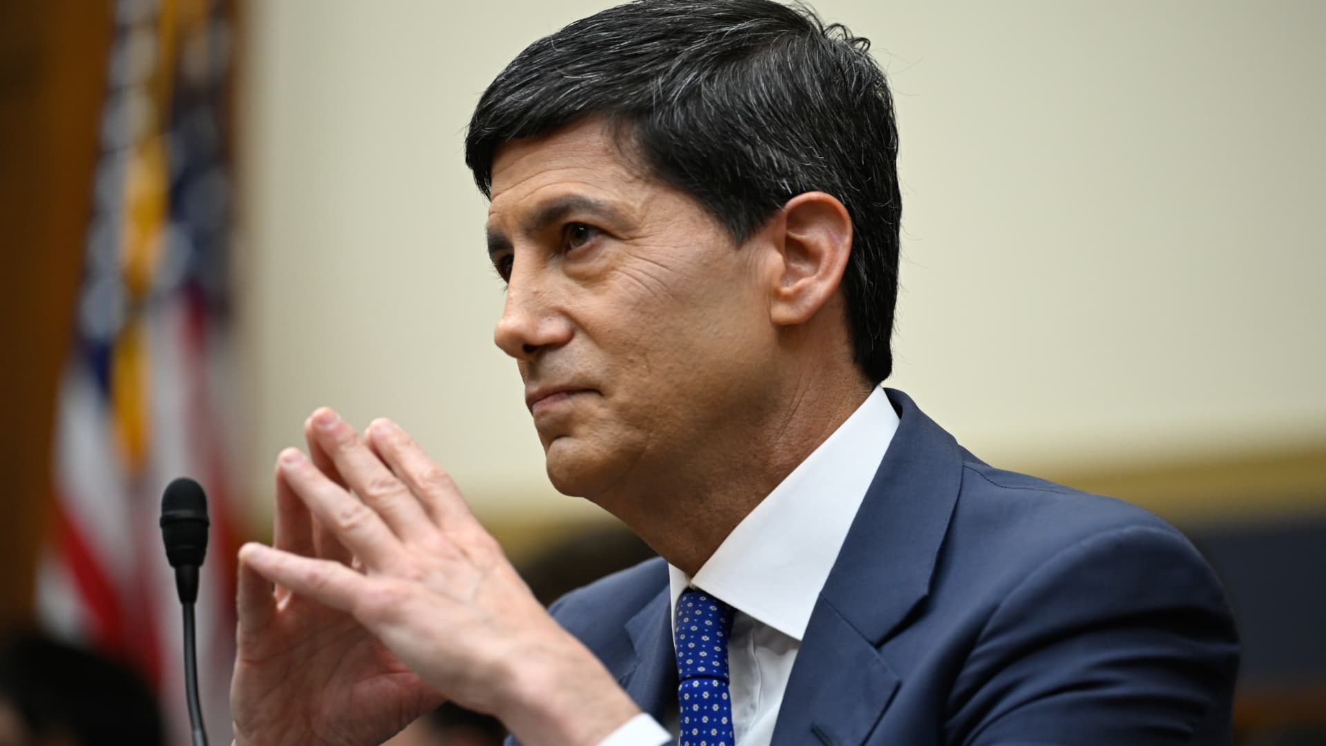 Federal Reserve Faces Critical Decision on Interest Rates Amid Inflation Tensions