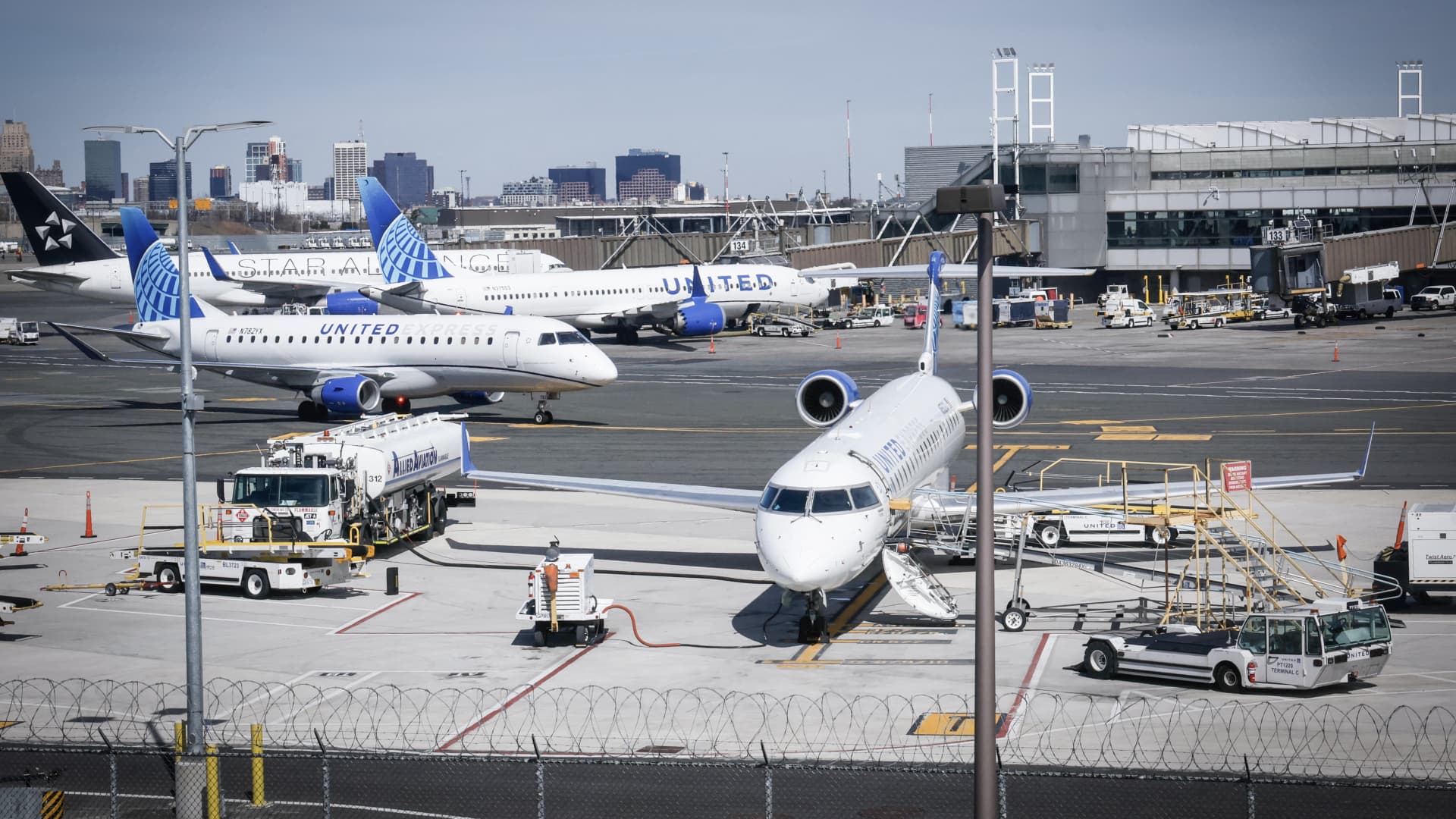 Hundreds of Flights Disrupted at Major Northeast Airports After Verizon Fiber Cut