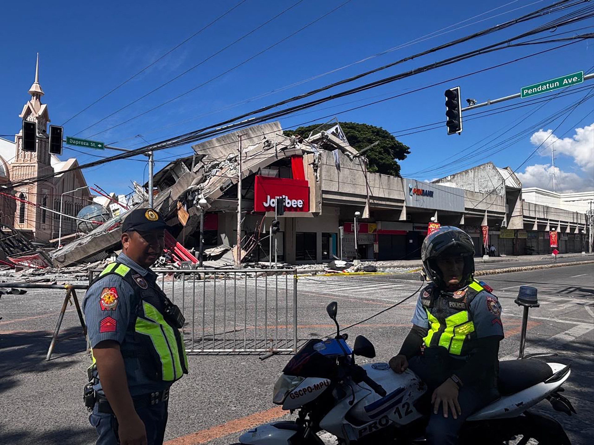 Powerful 7.8 Magnitude Earthquake Strikes Philippines, Killing at Least 15