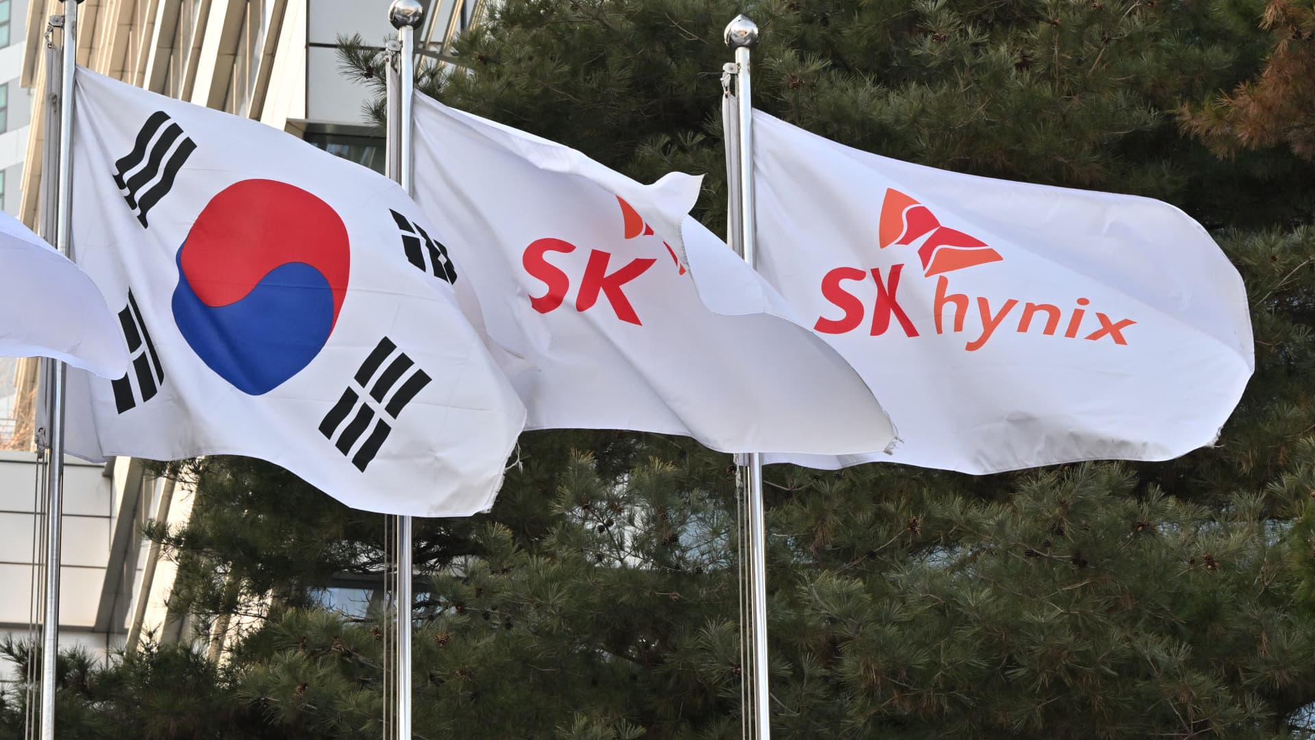 SK Hynix, Trillion-Dollar South Korean Chipmaker, Launches U.S. Nasdaq Debut