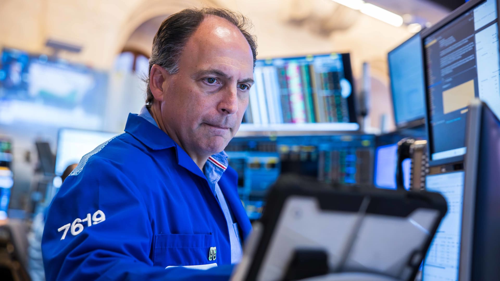 Stock Market Rebounds Amid Treasury Intervention as Bond Yields Cool
