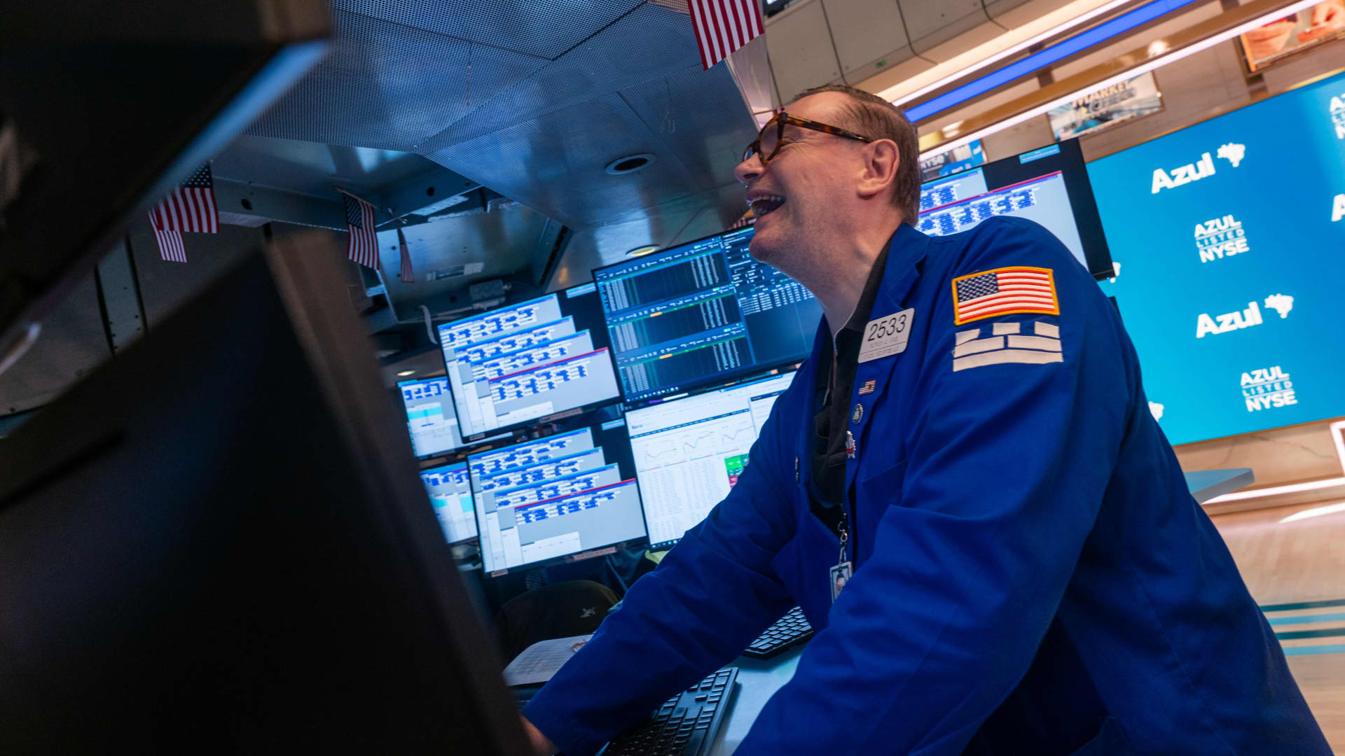 Stock Markets Rally as Semiconductor Stocks Surge; AI Demand Drives Capital Expenditure Boom