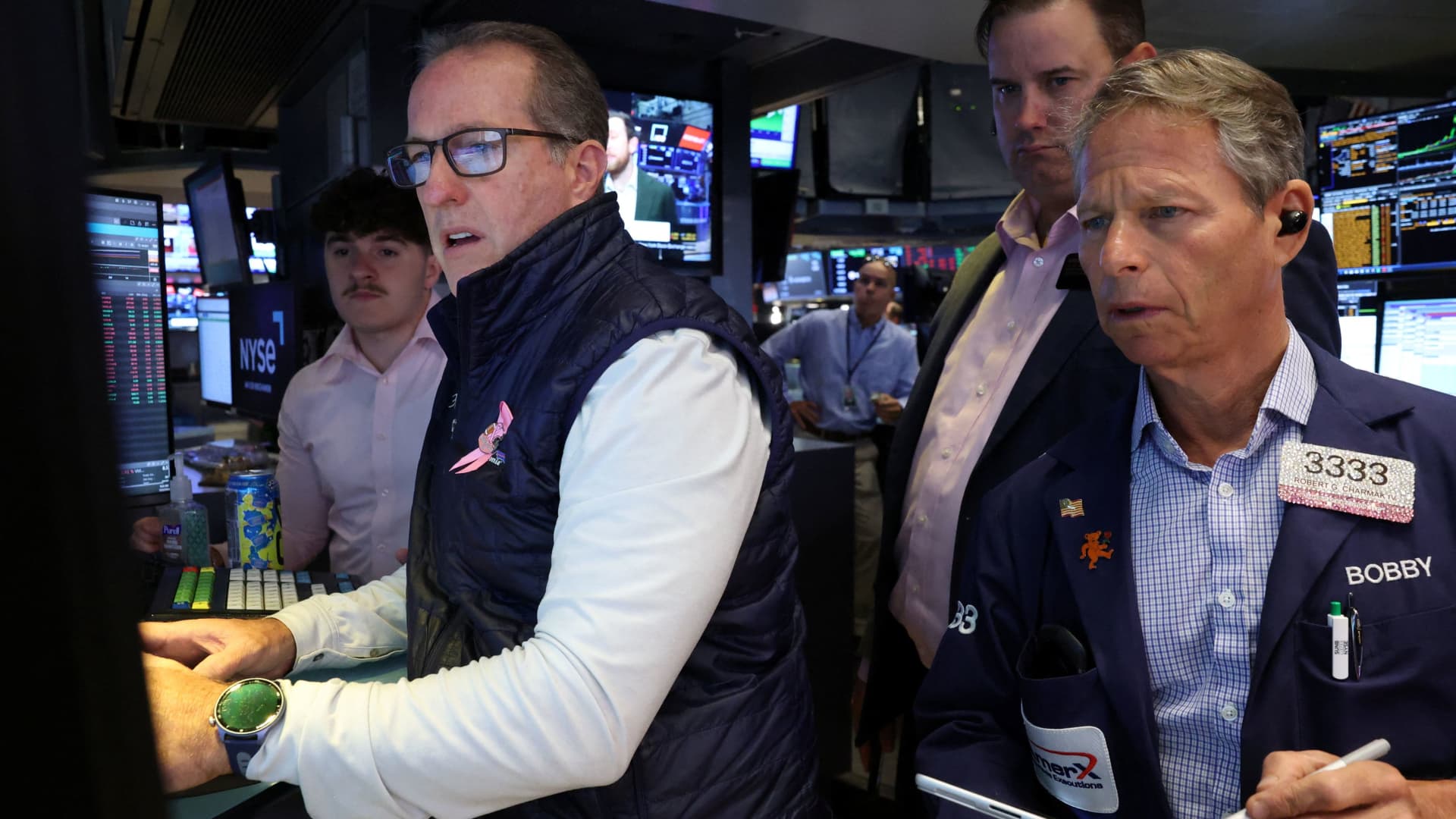 U.S. Stock Market Declines as Treasury Yields Rise Amid Middle East Tensions