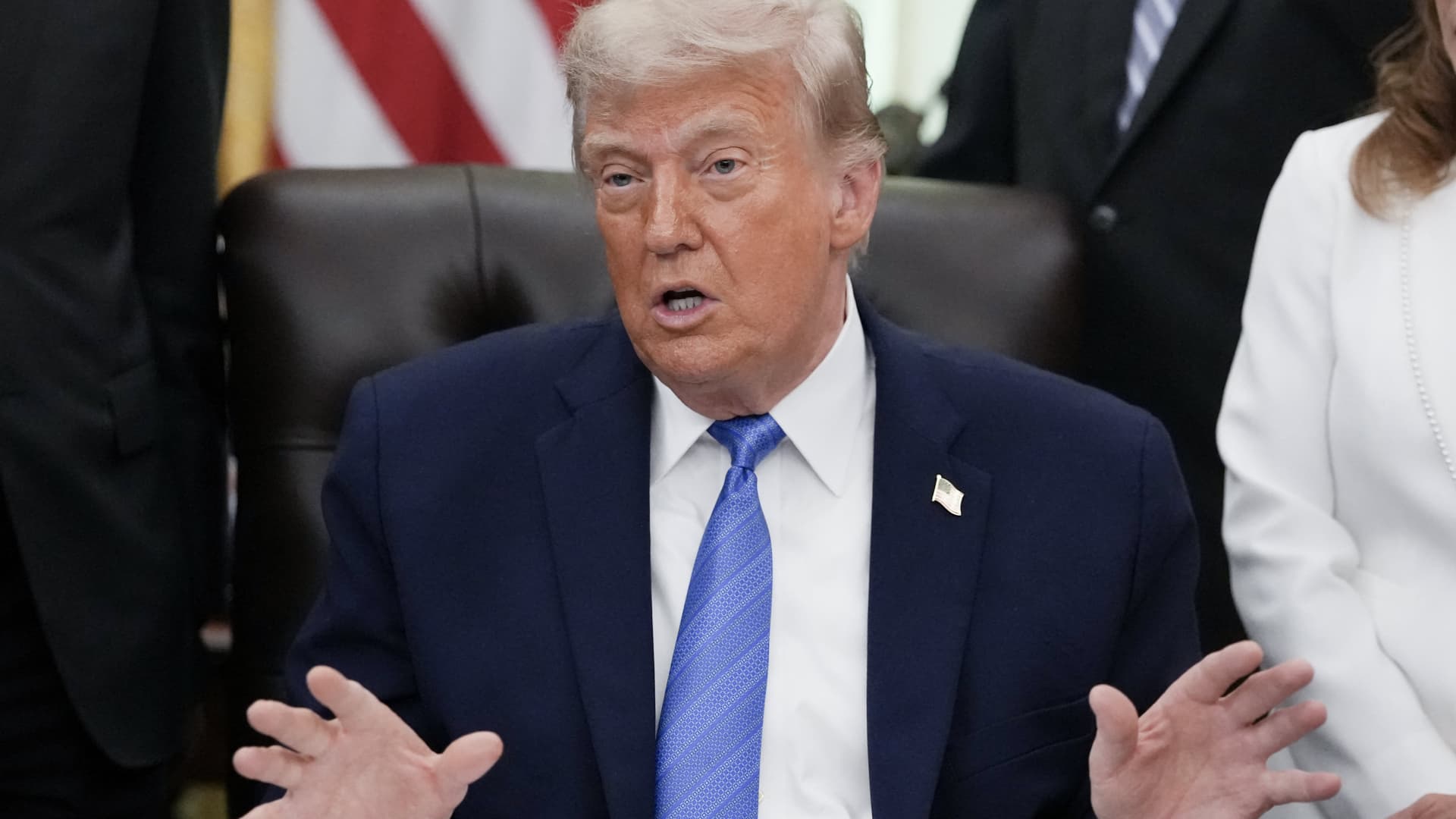 US strikes Iran for second straight night as Trump escalates military pressure